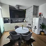 Luksusowy 60 M Z Jacuzzi Oraz Z Ogrodkiem Na Dachu Na Wylacznosc ! *