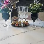 Luksusowy 60 M Z Jacuzzi Oraz Z Ogrodkiem Na Dachu Na Wylacznosc !
