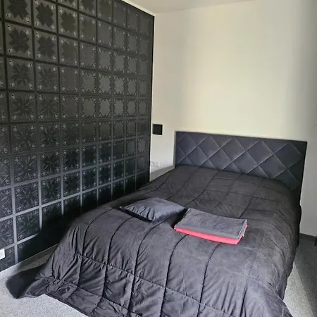 Luksusowy 60 M Z Jacuzzi Oraz Z Ogrodkiem Na Dachu Na Wylacznosc ! Apartmán Krakov