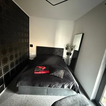 Luksusowy 60 M Z Jacuzzi Oraz Z Ogrodkiem Na Dachu Na Wylacznosc ! *