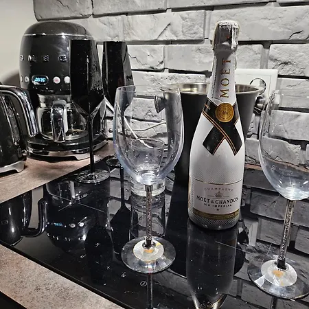 Daire Luksusowy 60 M Z Jacuzzi Oraz Z Ogrodkiem Na Dachu Na Wylacznosc ! *